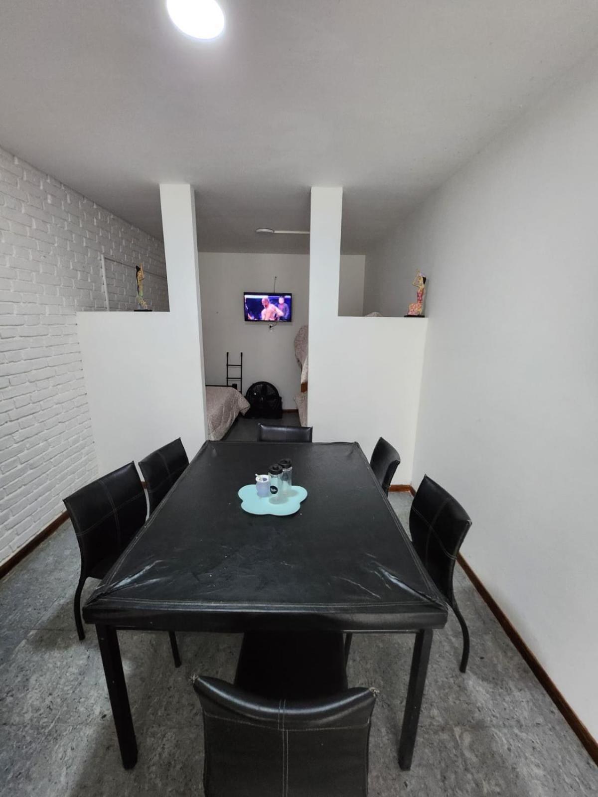 Departamento Ubicadisimo Calle Chile Con Estacionamiento Incluido Capital Mendoza 2アパートメント エクステリア 写真